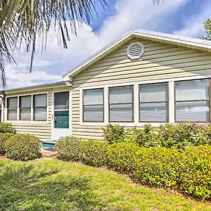 Charming Panama With Deck 1 Block To Beach Holiday home