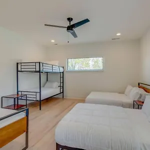 https://luxury-downtown-nash-roofdeck-11-beds.nashville-hotels.org