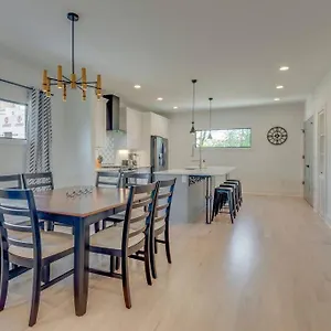 https://luxury-downtown-nash-roofdeck-11-beds.nashville-hotels.org